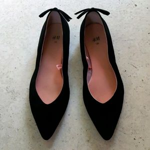 H&M high quality brand SHOES  ( only bundle of 3)
